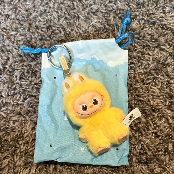 Pin for love Labubu P - Picture 2 of 4